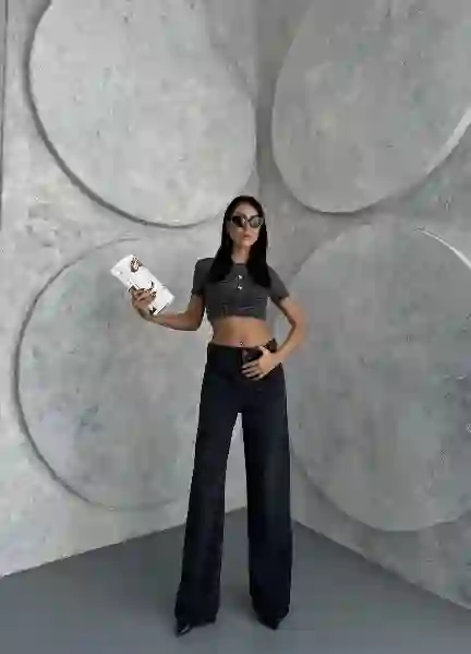 Resim Wide Leg kemer Düğmelı Ön Cepler Jeans Pantolon