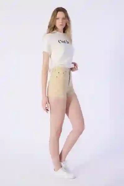 Resim Mom Kalıp Fitilli Paçası Kesik Kadife Şort